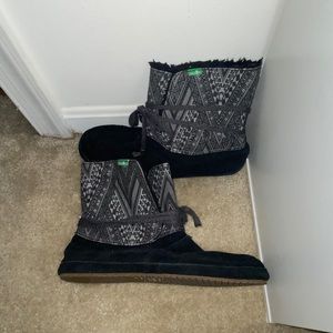 Sanuk Ankle Booties